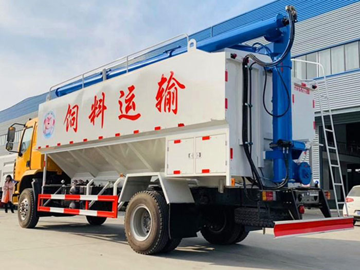 柳汽乘龙28方散装饲料车