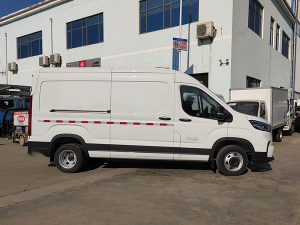 上汽大通V90冷藏车