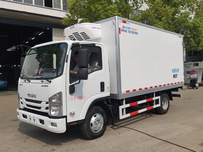 五十铃KV100冷藏车