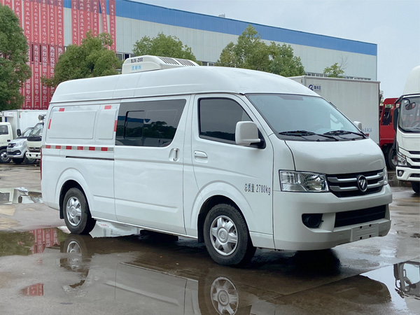 福田G7双排面包冷藏车