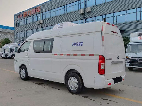 福田G7双排面包冷藏车