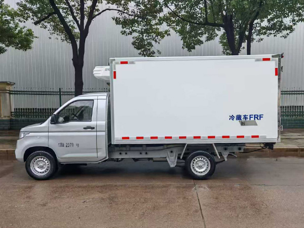 五菱荣光新卡冷藏车