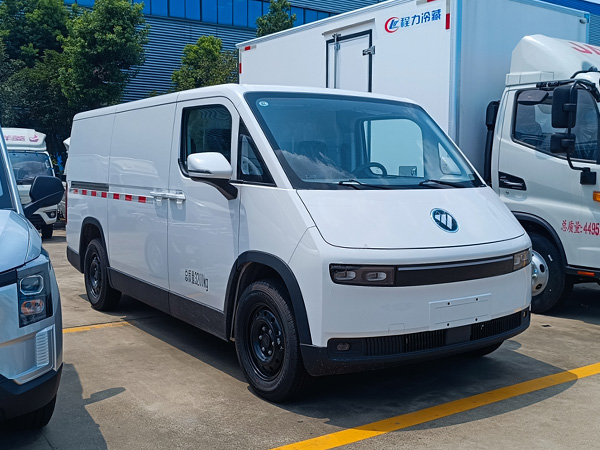 福田风景i7纯电动冷藏车