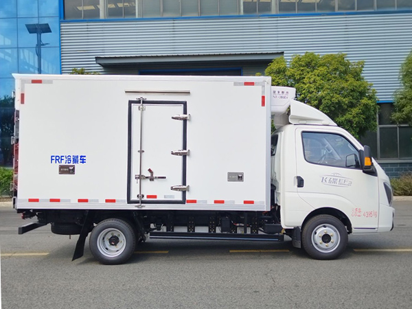 飞碟EF3纯电动冷藏车