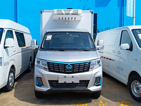 长安新豹T3 EV冷藏车