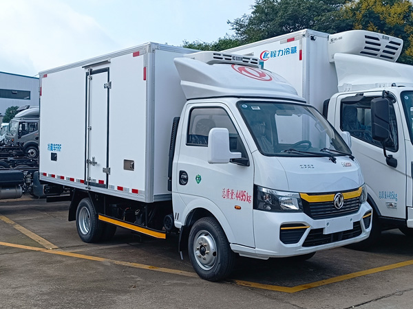 东风途逸T5冷藏车-3.7米厢长