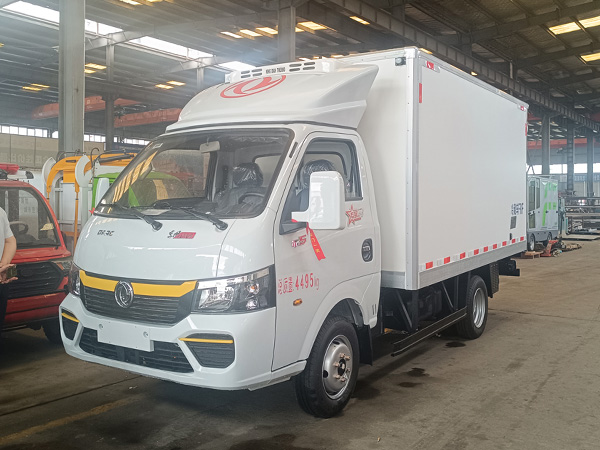 东风途逸T5冷藏车-3.7米厢长
