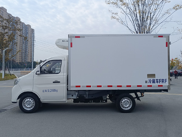 长安新豹T3 EV冷藏车