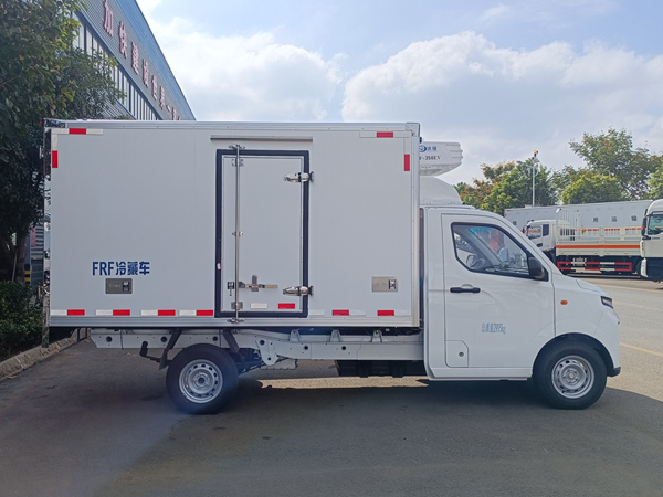 吉利远程F1E纯电动冷藏车-3.2米厢长