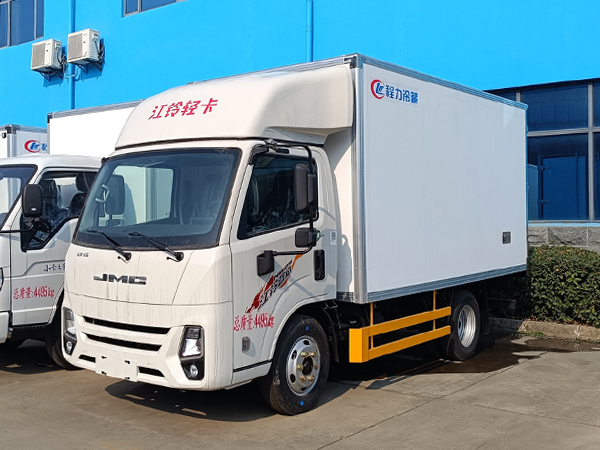 江铃顺达小卡冷藏车-3.7米厢长