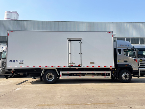 福田欧曼行星冷藏车-7.8米厢长