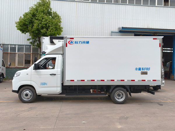 开瑞小象X7冷藏车-3.7米厢长