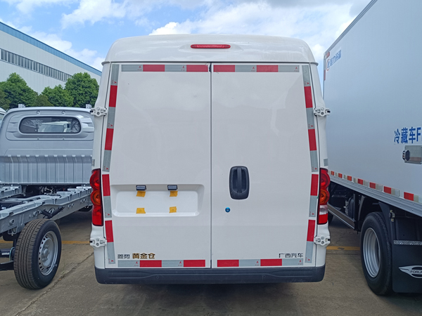 菱势黄金仓纯电动冷藏车，五菱菱势黄金仓冷藏车，菱势黄金仓面包冷藏车，菱势黄金仓纯电动面包冷藏车