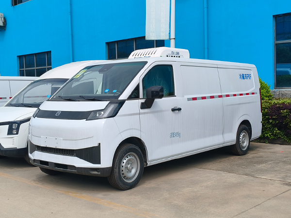 吉利远程V8E纯电动冷藏车