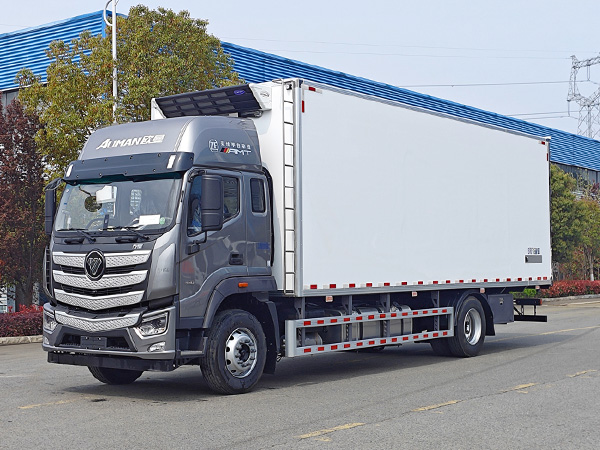 福田欧曼行星冷藏车-7.8米厢长