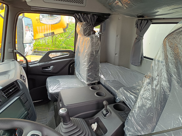 东风天锦KR冷藏车，东风天锦6.8米冷藏车，东风天锦冷藏车，东风天锦高顶双卧冷藏车