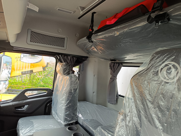 东风天锦KR冷藏车，东风天锦6.8米冷藏车，东风天锦冷藏车，东风天锦高顶双卧冷藏车