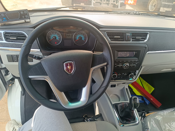 华晨鑫源金杯小海狮冷藏车，鑫源金杯小海狮冷藏车，金杯小海狮面包冷藏车，鑫源汽车金杯海狮面包冷藏车